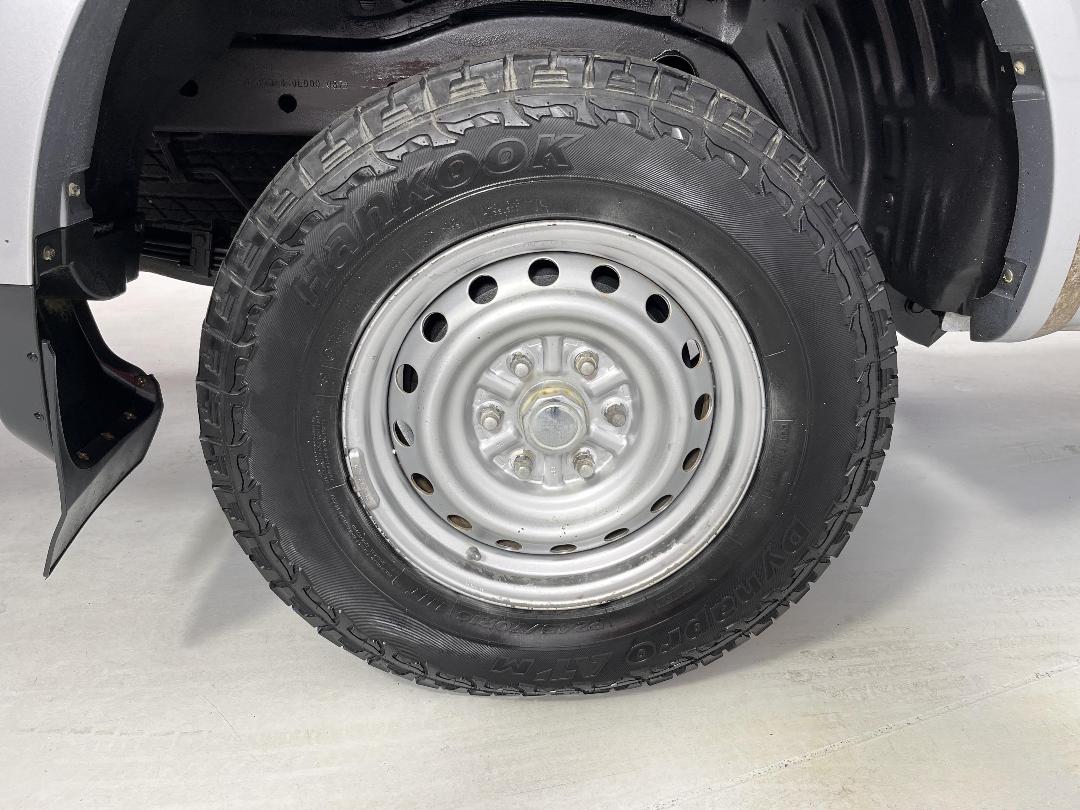 Photo '12' of Mitsubishi Triton