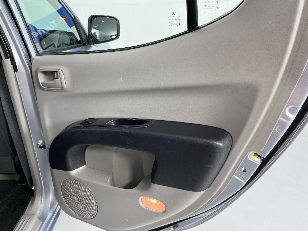 Photo '19' of Mitsubishi Triton