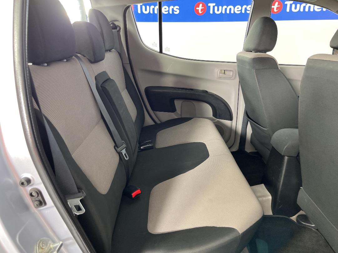 Photo '20' of Mitsubishi Triton