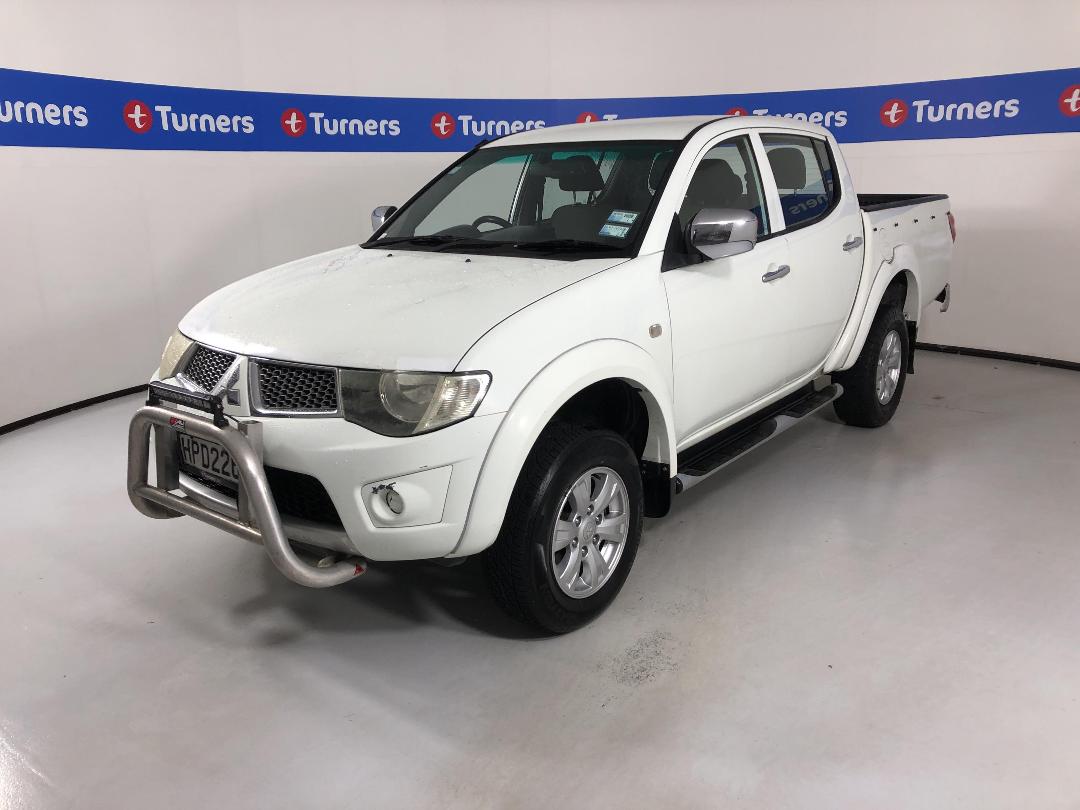 Photo '4' of Mitsubishi Triton