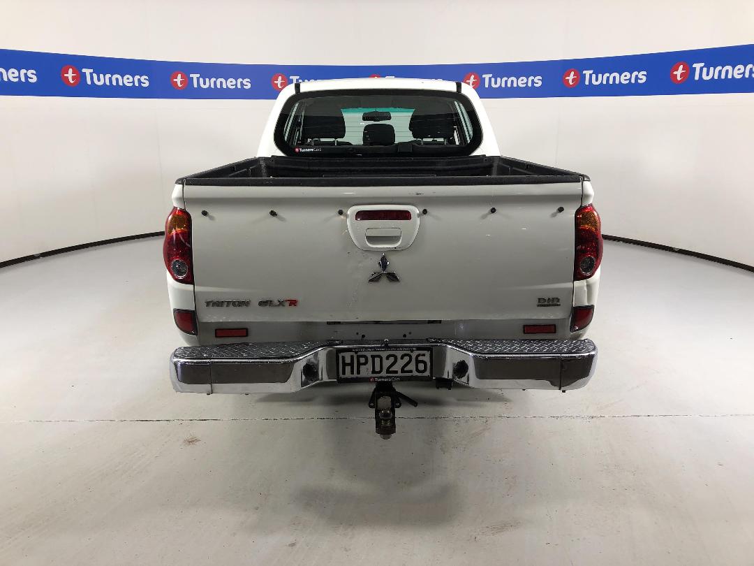 Photo '6' of Mitsubishi Triton