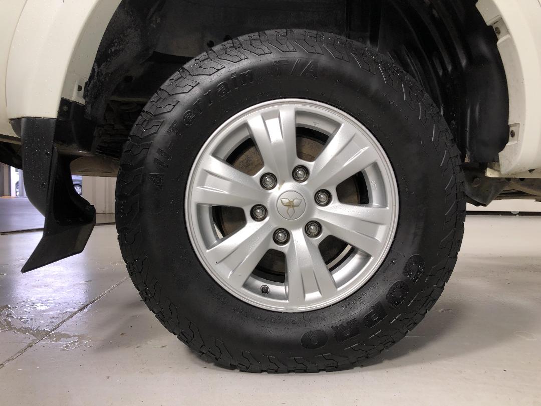 Photo '12' of Mitsubishi Triton