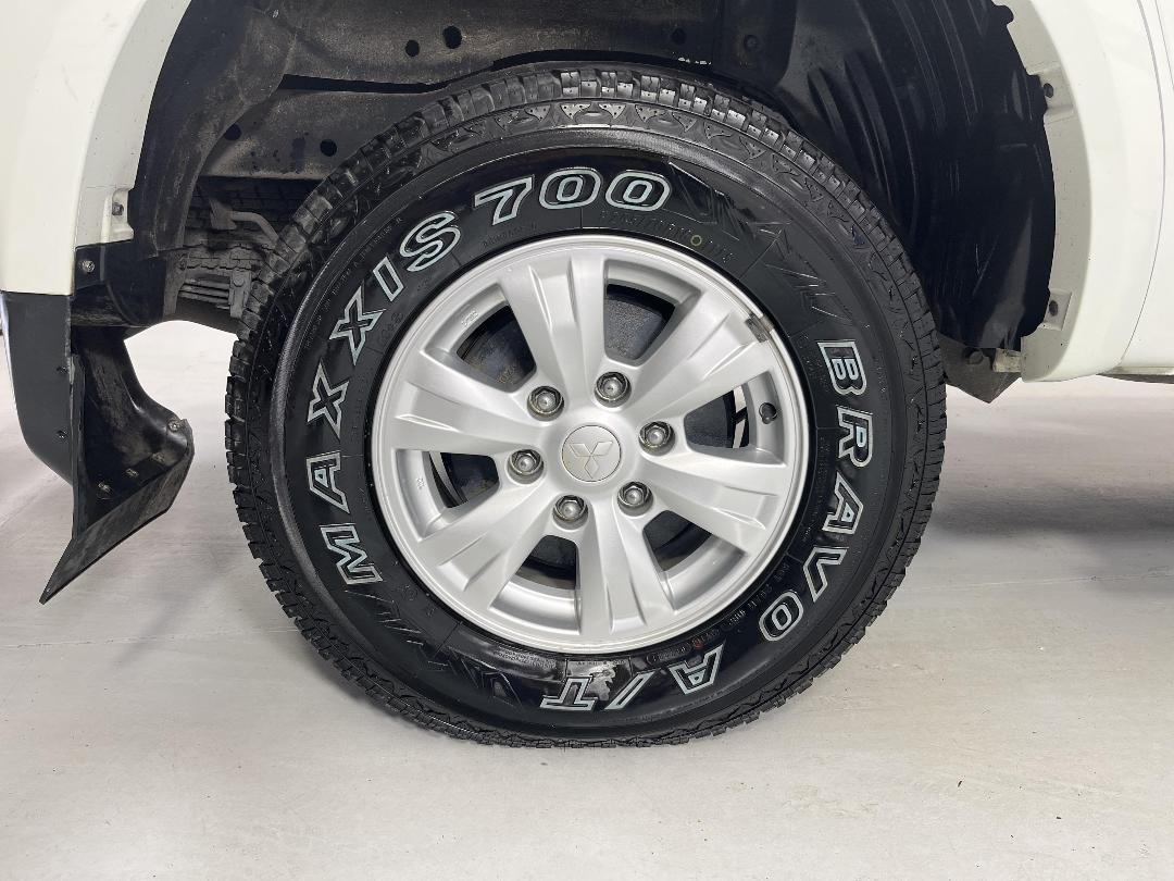 Photo '12' of Mitsubishi Triton