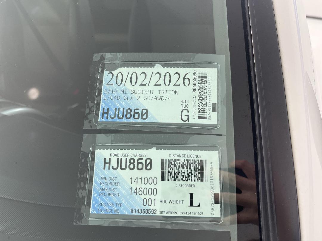 Photo '23' of Mitsubishi Triton