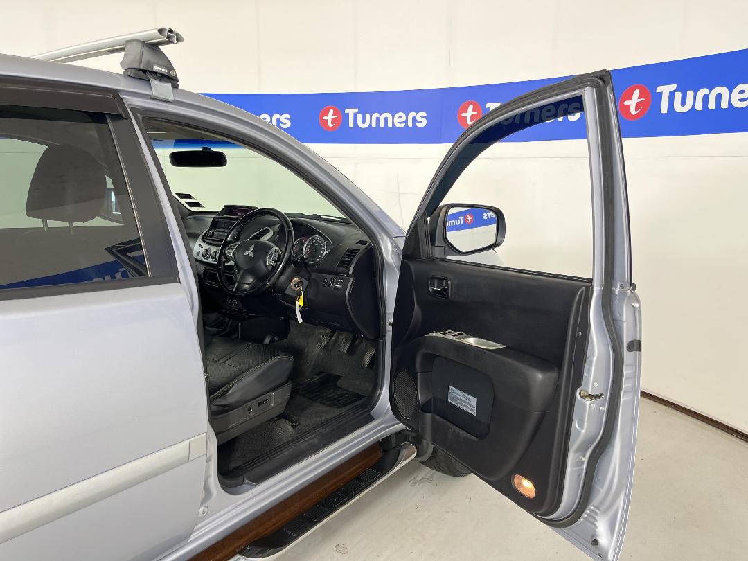 Photo '15' of Mitsubishi Triton