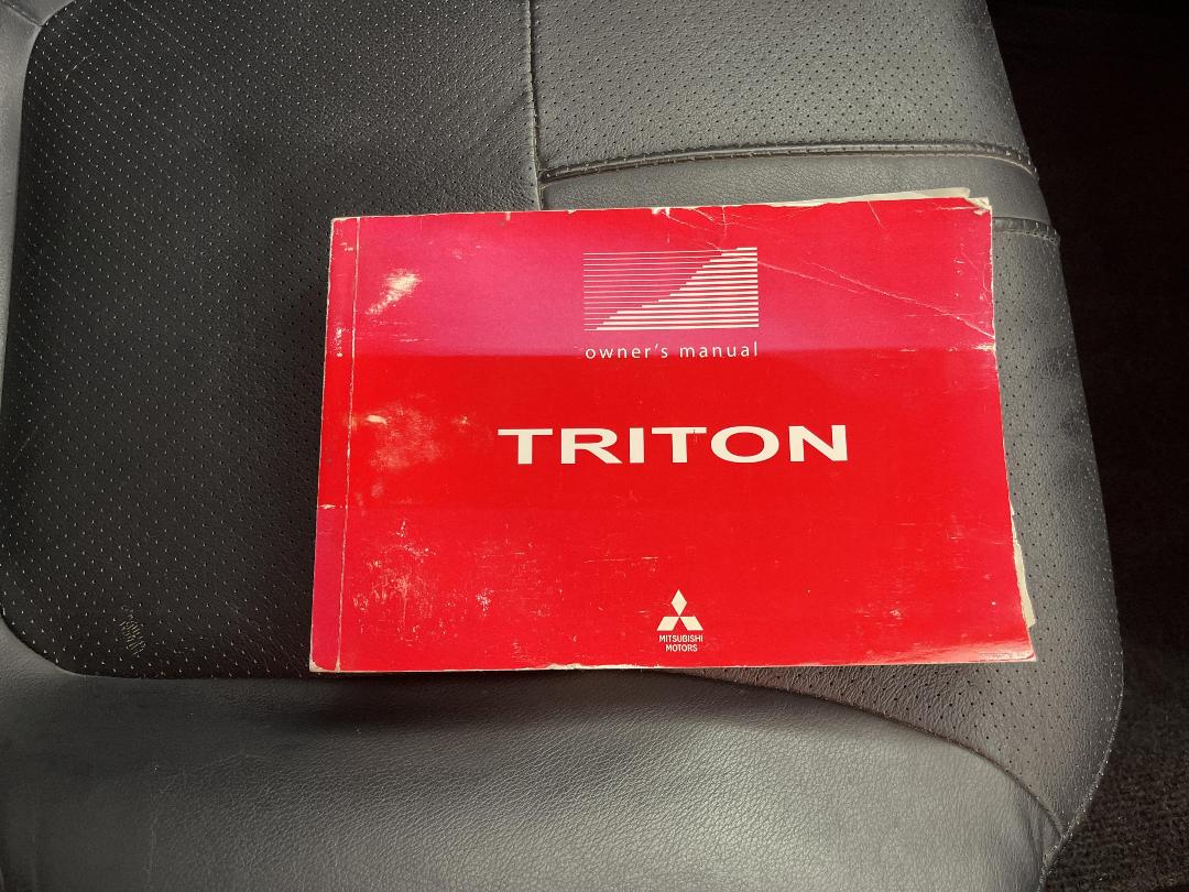 Photo '27' of Mitsubishi Triton