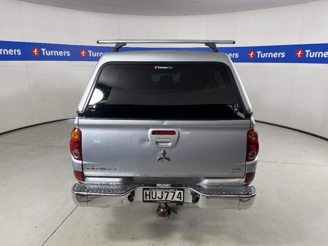 Photo '6' of Mitsubishi Triton