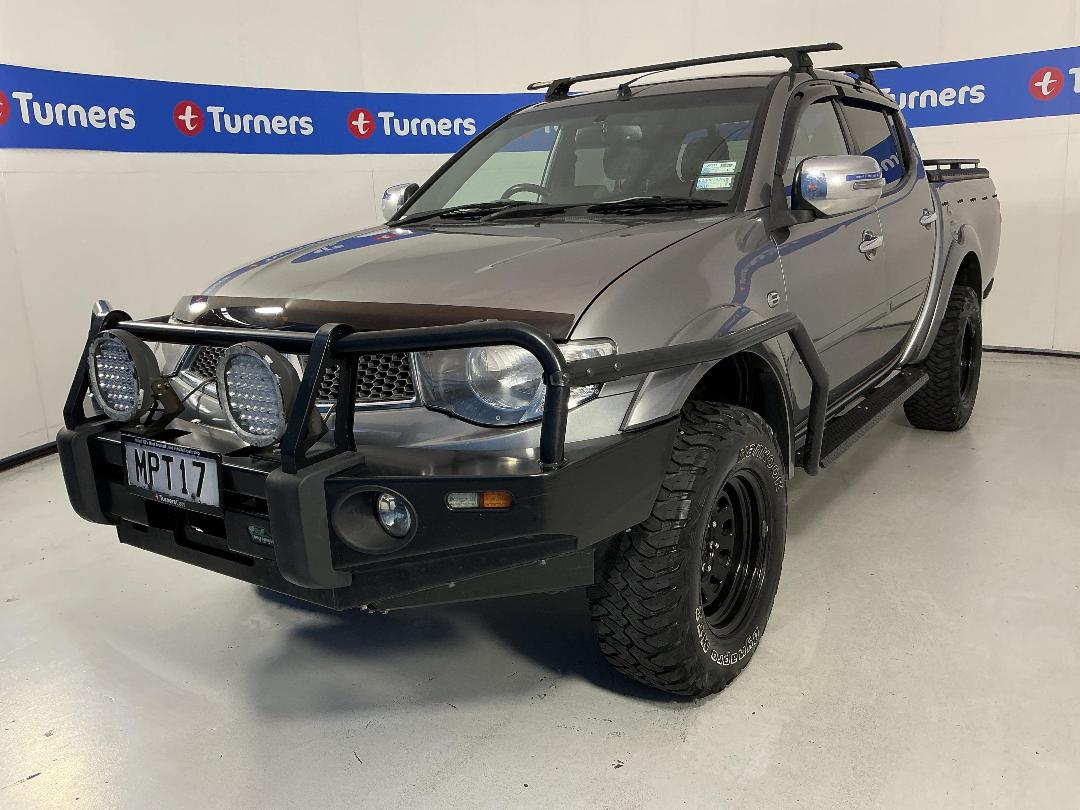 Photo '4' of Mitsubishi Triton