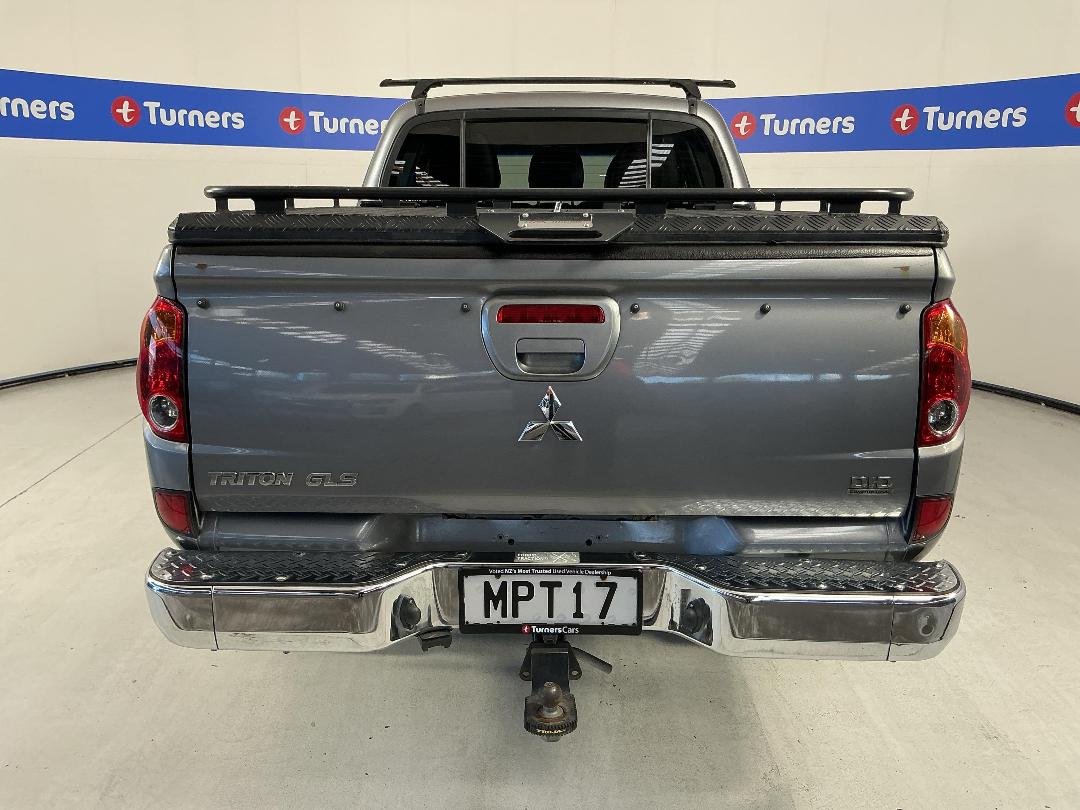 Photo '6' of Mitsubishi Triton