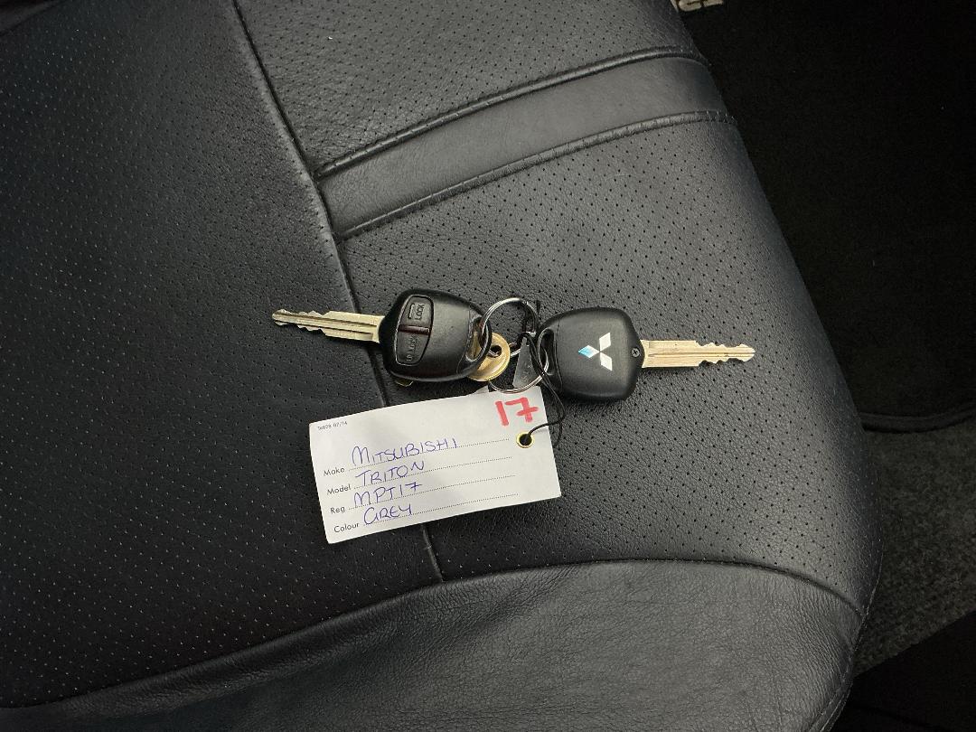 Photo '22' of Mitsubishi Triton