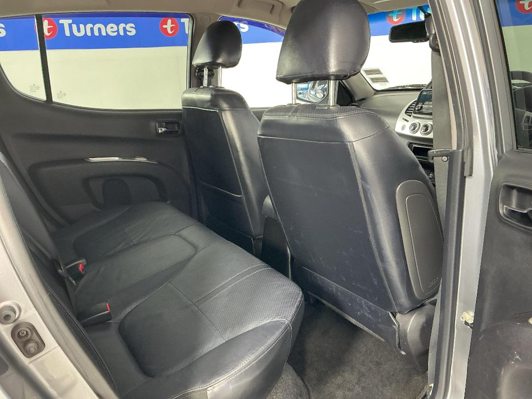 Photo '20' of Mitsubishi Triton