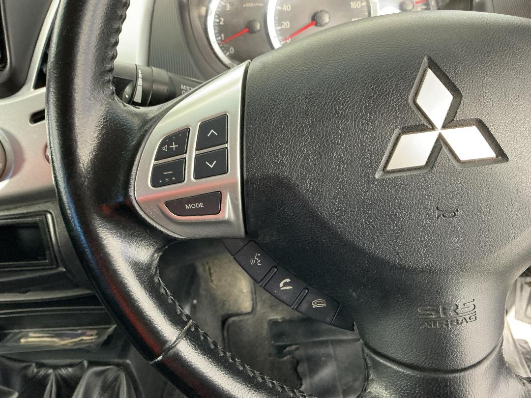 Photo '23' of Mitsubishi Triton