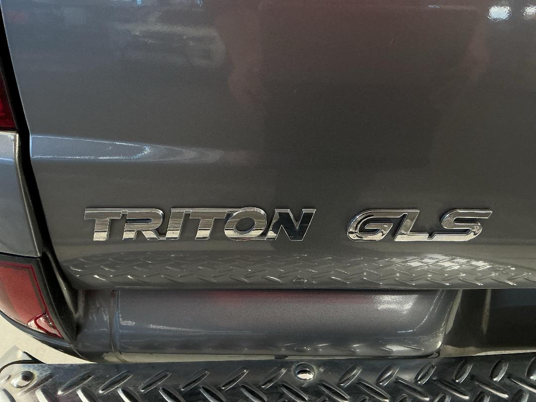 Photo '28' of Mitsubishi Triton