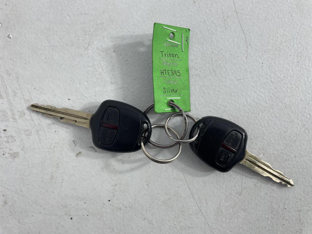 Photo '22' of Mitsubishi Triton