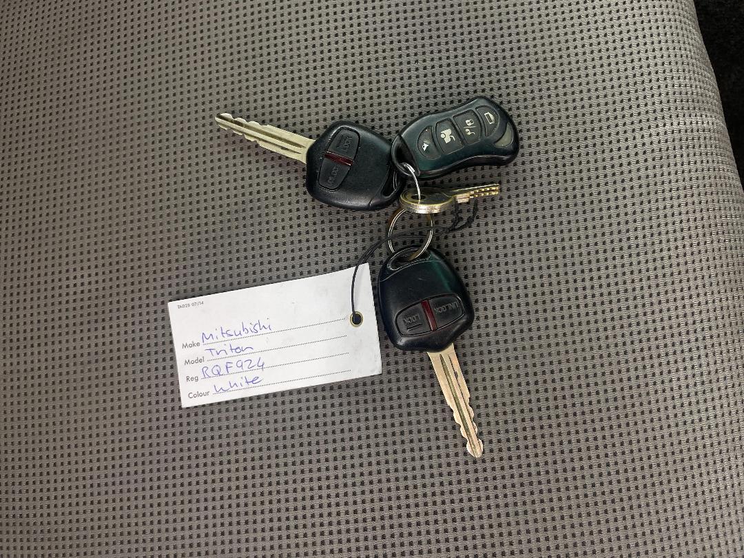 Photo '22' of Mitsubishi Triton