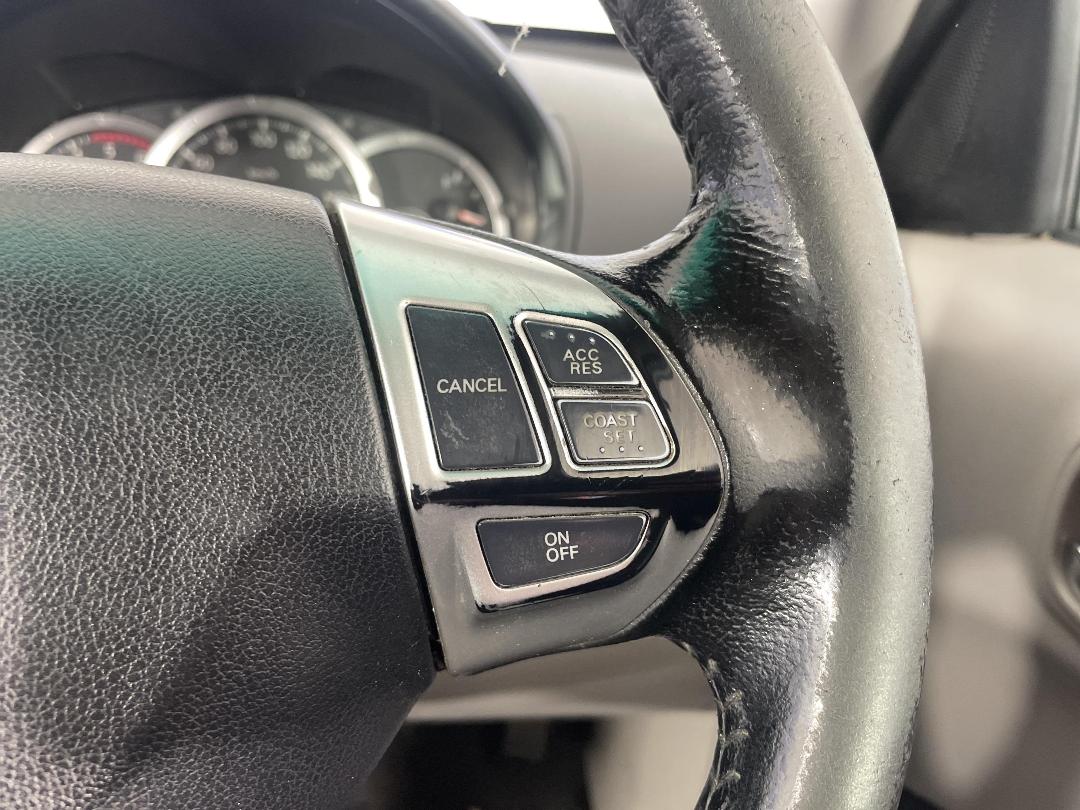 Photo '25' of Mitsubishi Triton