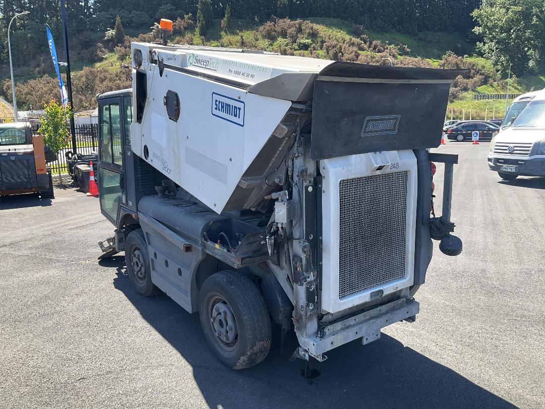 Photo '6' of Mobile Machine SCHMIDT SWINGO 200 Sweeper Photo '6' of Mobile Machine SCHMIDT SWINGO 200 Sweeper