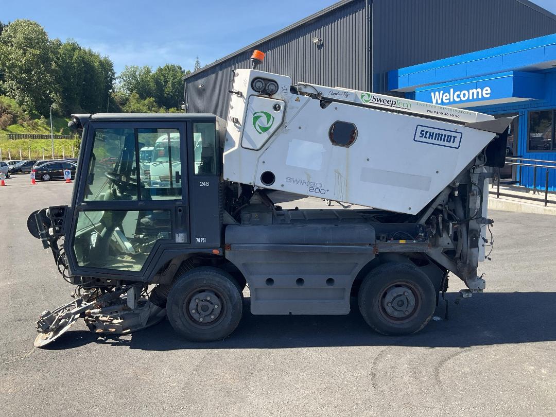 Photo '7' of Mobile Machine SCHMIDT SWINGO 200 Sweeper Photo '7' of Mobile Machine SCHMIDT SWINGO 200 Sweeper