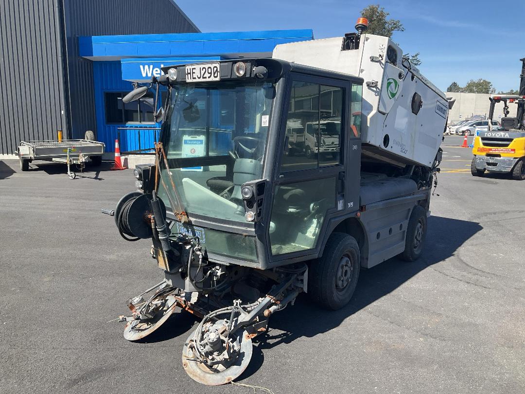 Photo '9' of Mobile Machine SCHMIDT SWINGO 200 Sweeper Photo '9' of Mobile Machine SCHMIDT SWINGO 200 Sweeper