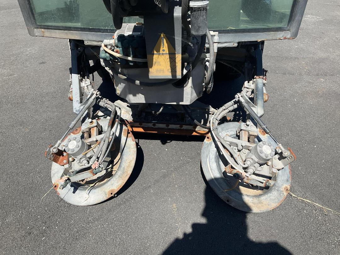 Photo '28' of Mobile Machine SCHMIDT SWINGO 200 Sweeper Photo '28' of Mobile Machine SCHMIDT SWINGO 200 Sweeper