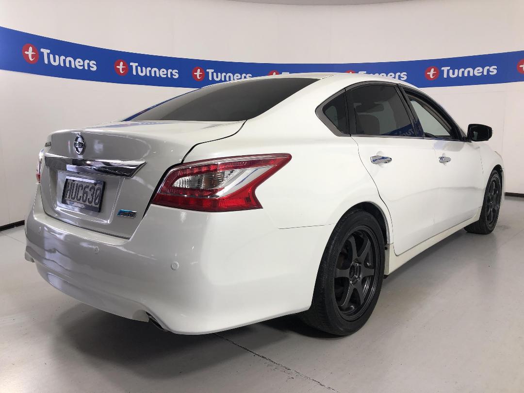 Photo '7' of Nissan Altima