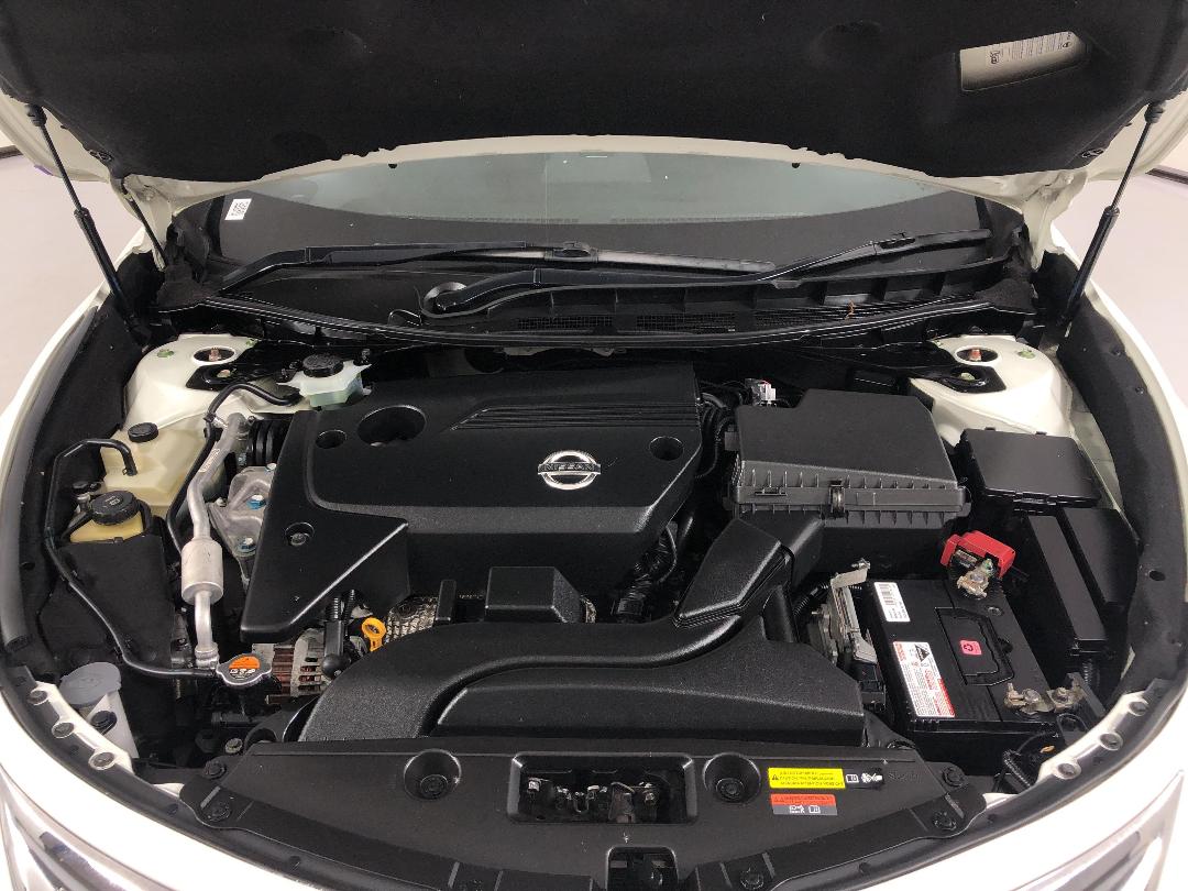 Photo '13' of Nissan Altima