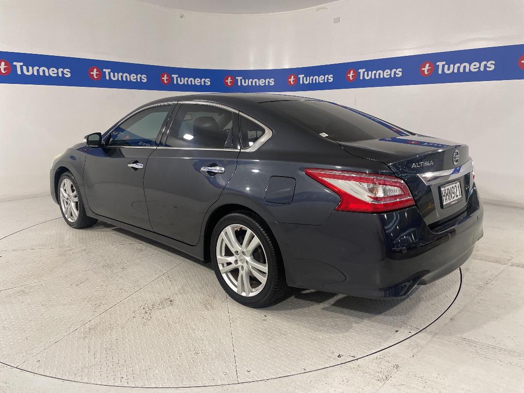 Photo '5' of Nissan Altima Photo '5' of Nissan Altima