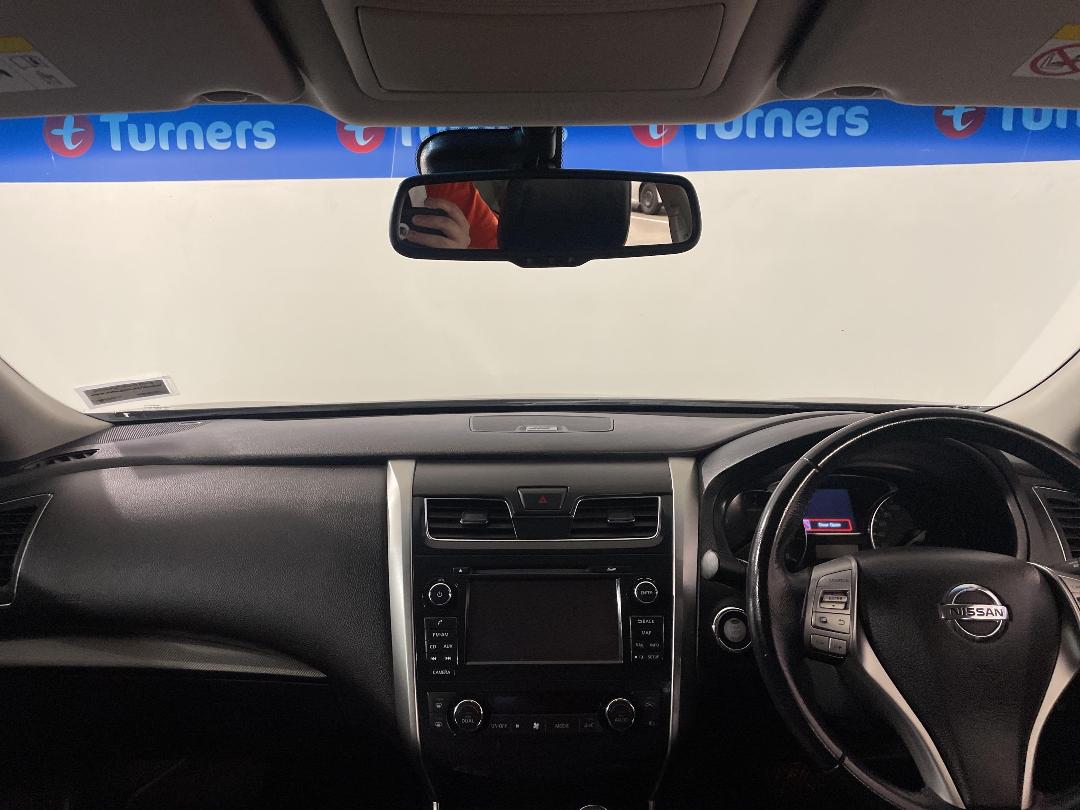 Photo '17' of Nissan Altima Photo '17' of Nissan Altima