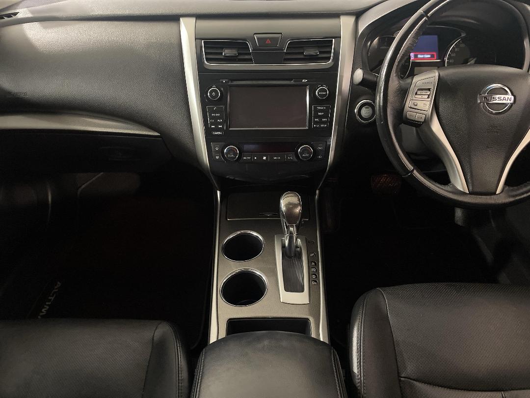 Photo '18' of Nissan Altima Photo '18' of Nissan Altima