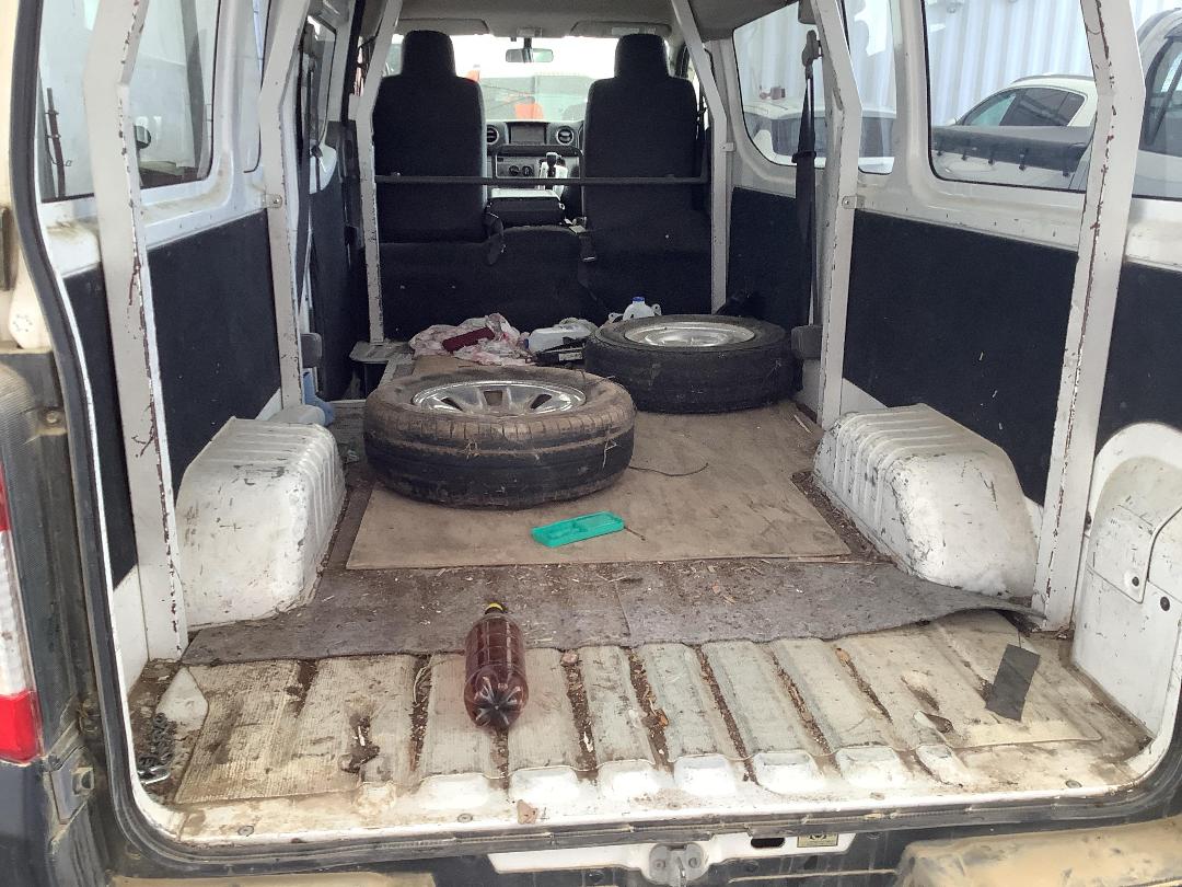 Photo '9' of Nissan Caravan NV350