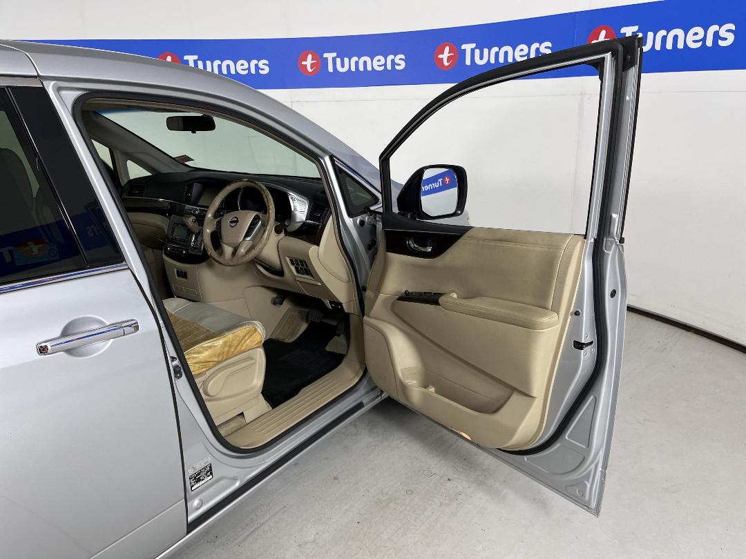 Photo '15' of Nissan Elgrand Photo '15' of Nissan Elgrand