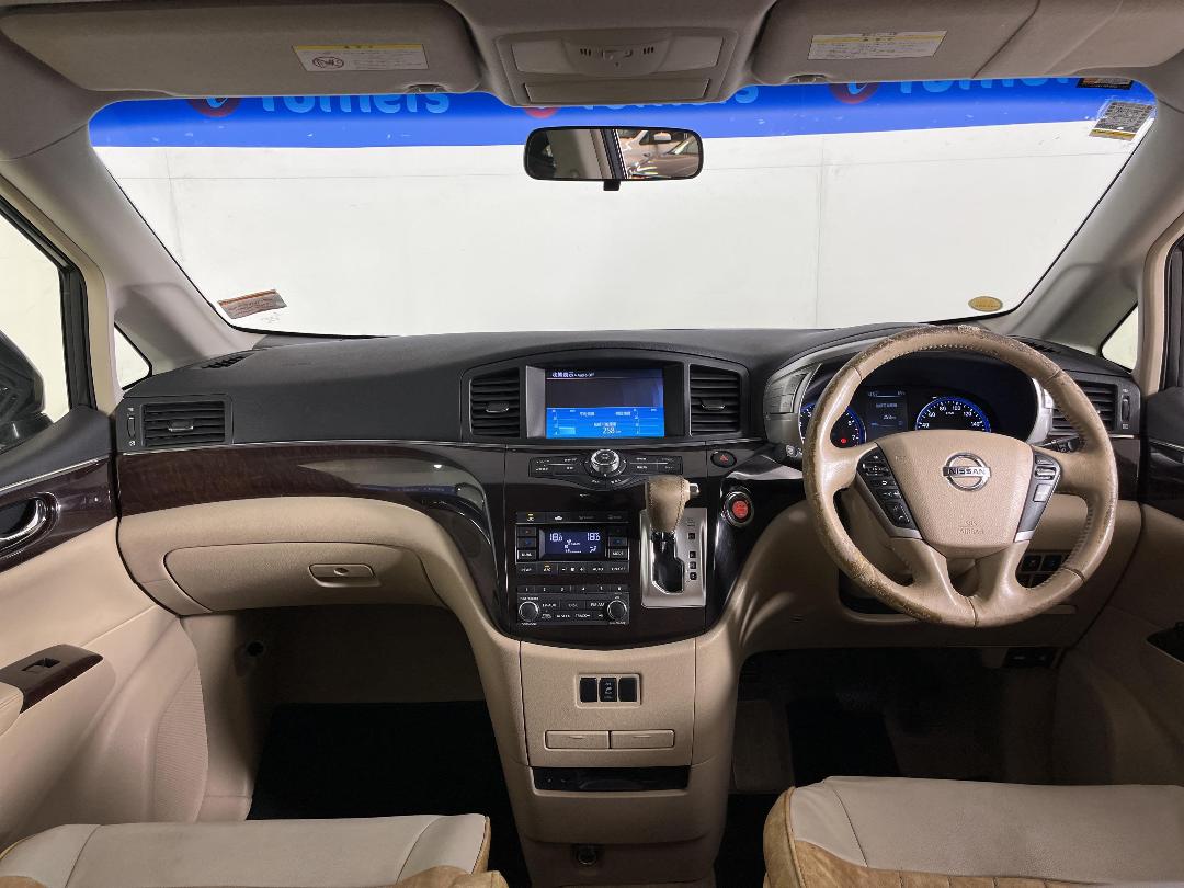 Photo '17' of Nissan Elgrand Photo '17' of Nissan Elgrand