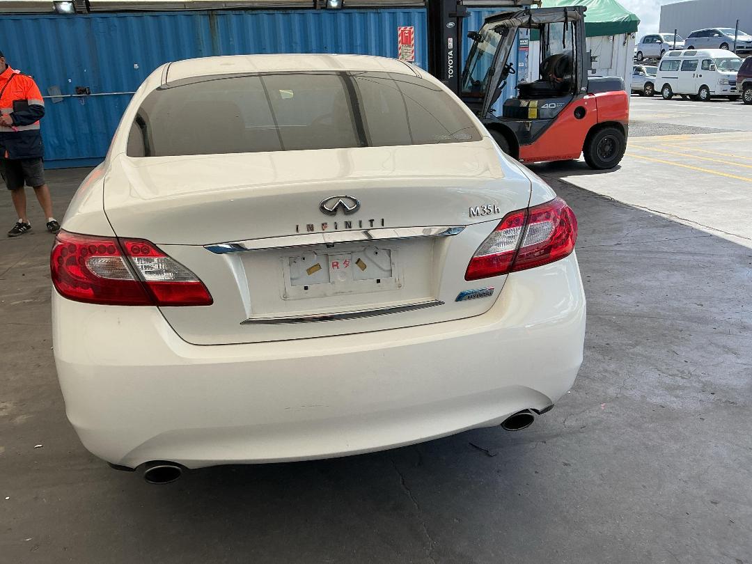 Photo '12' of Nissan Fuga