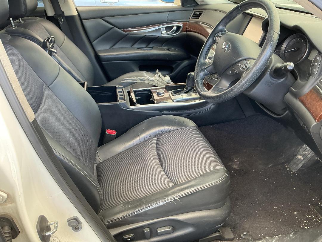 Photo '16' of Nissan Fuga