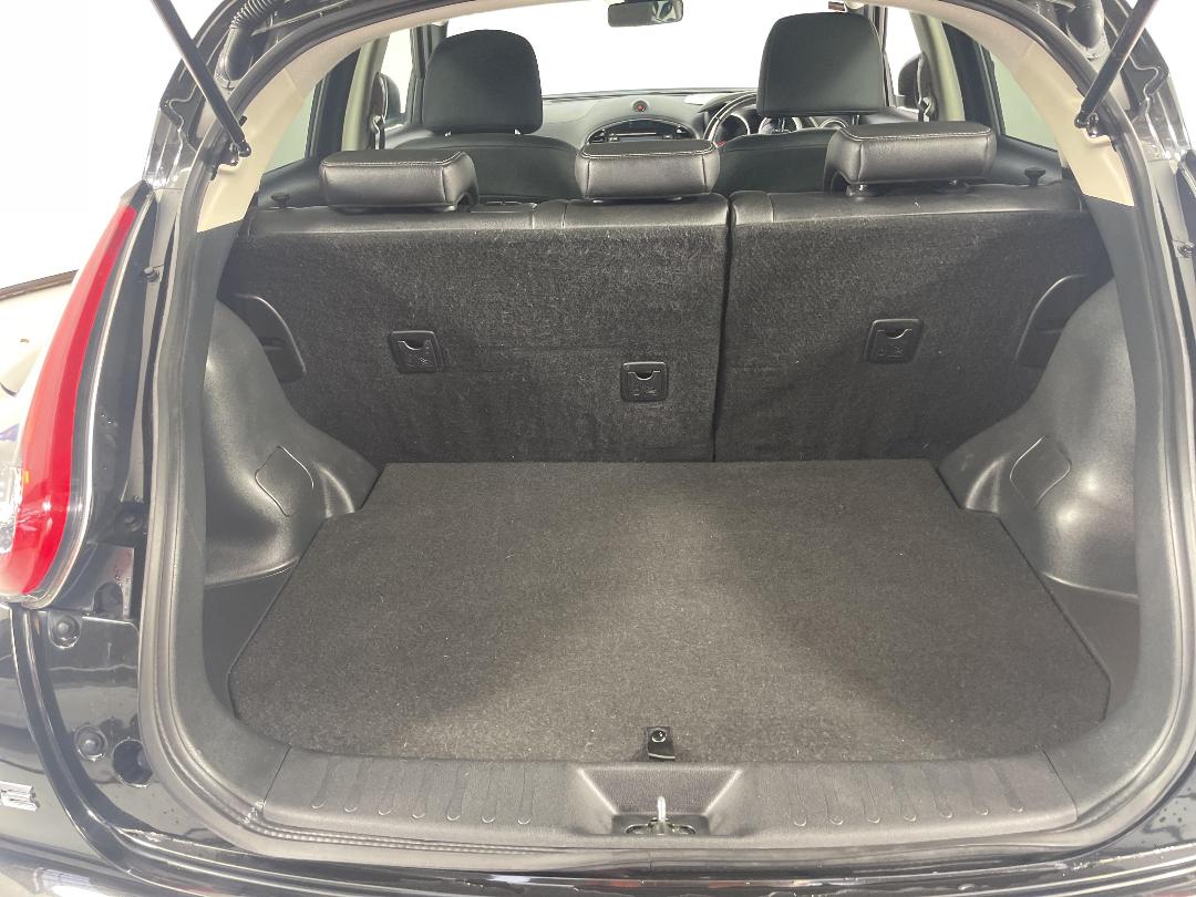 Photo '14' of Nissan Juke Photo '14' of Nissan Juke