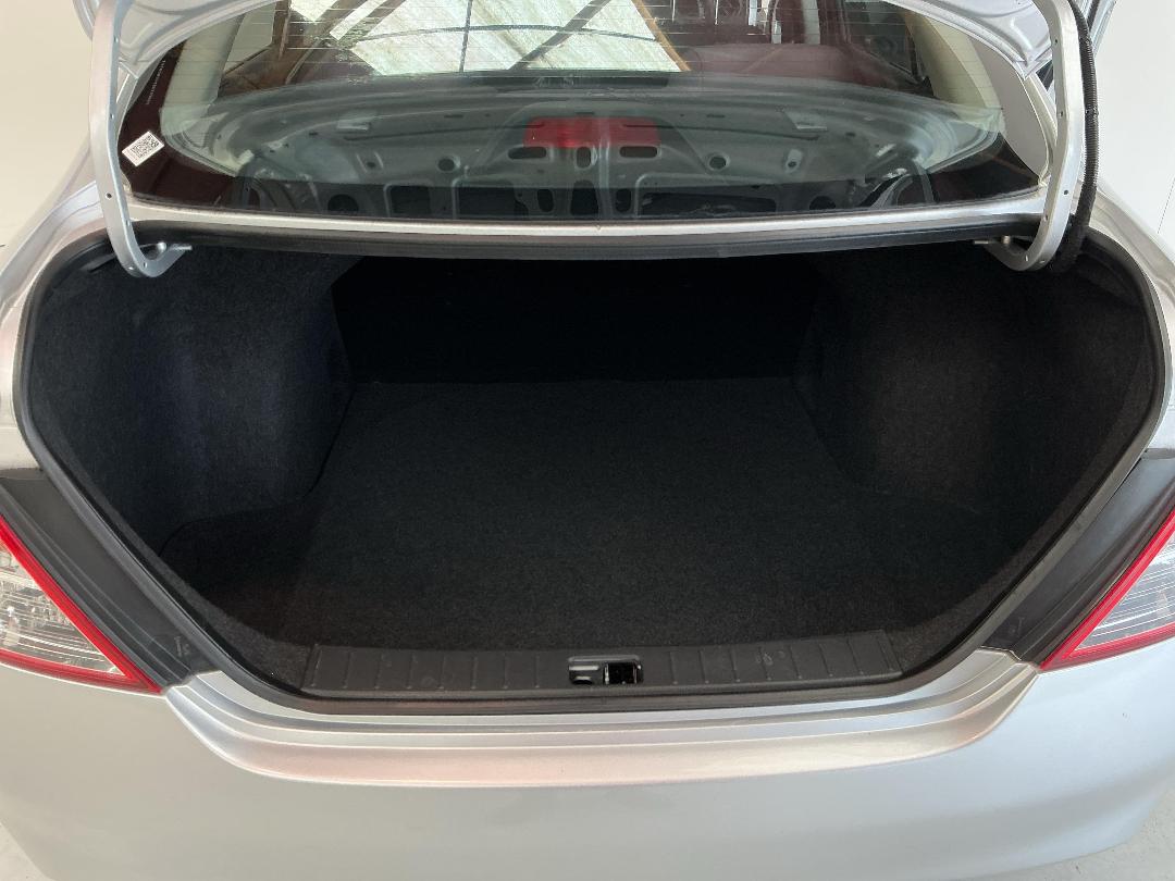 Photo '14' of Nissan Latio