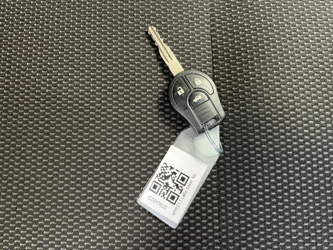 Photo '22' of Nissan Latio