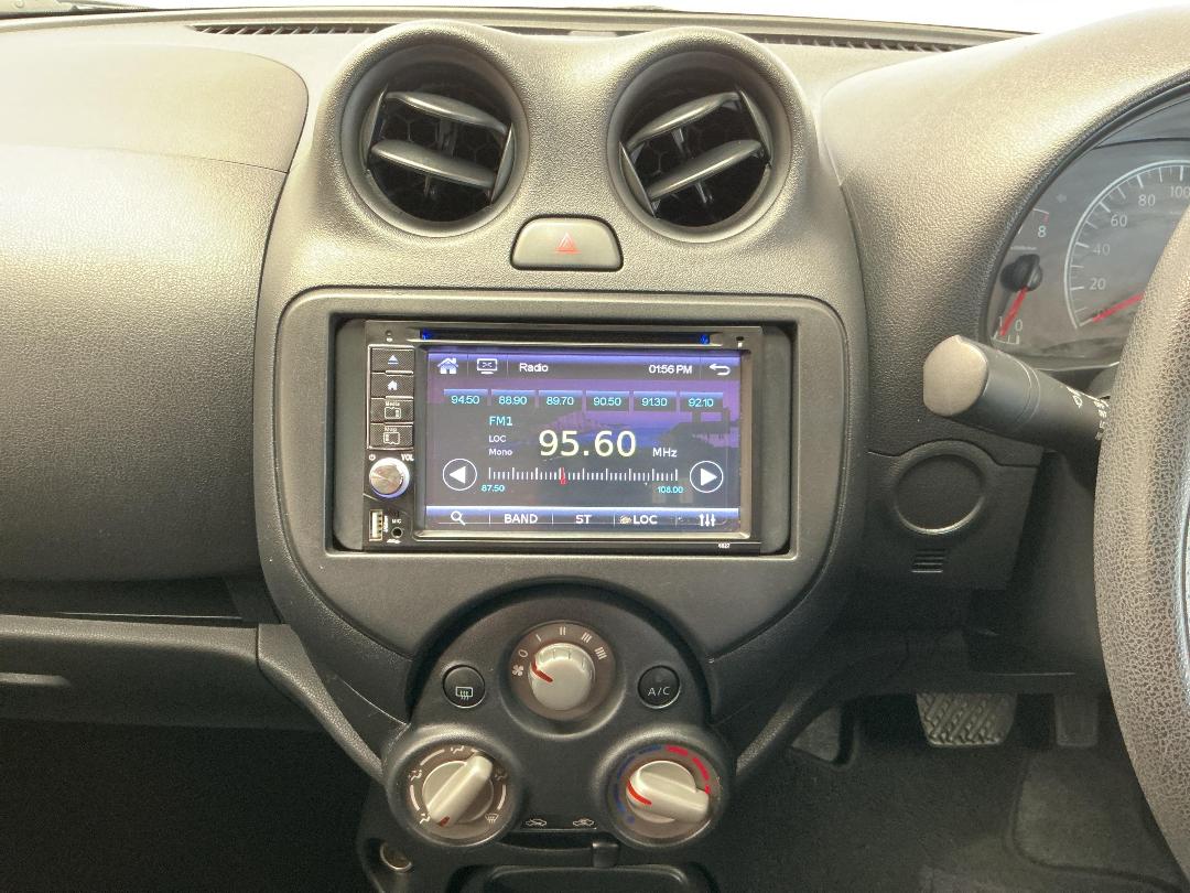 Photo '18' of Nissan Latio