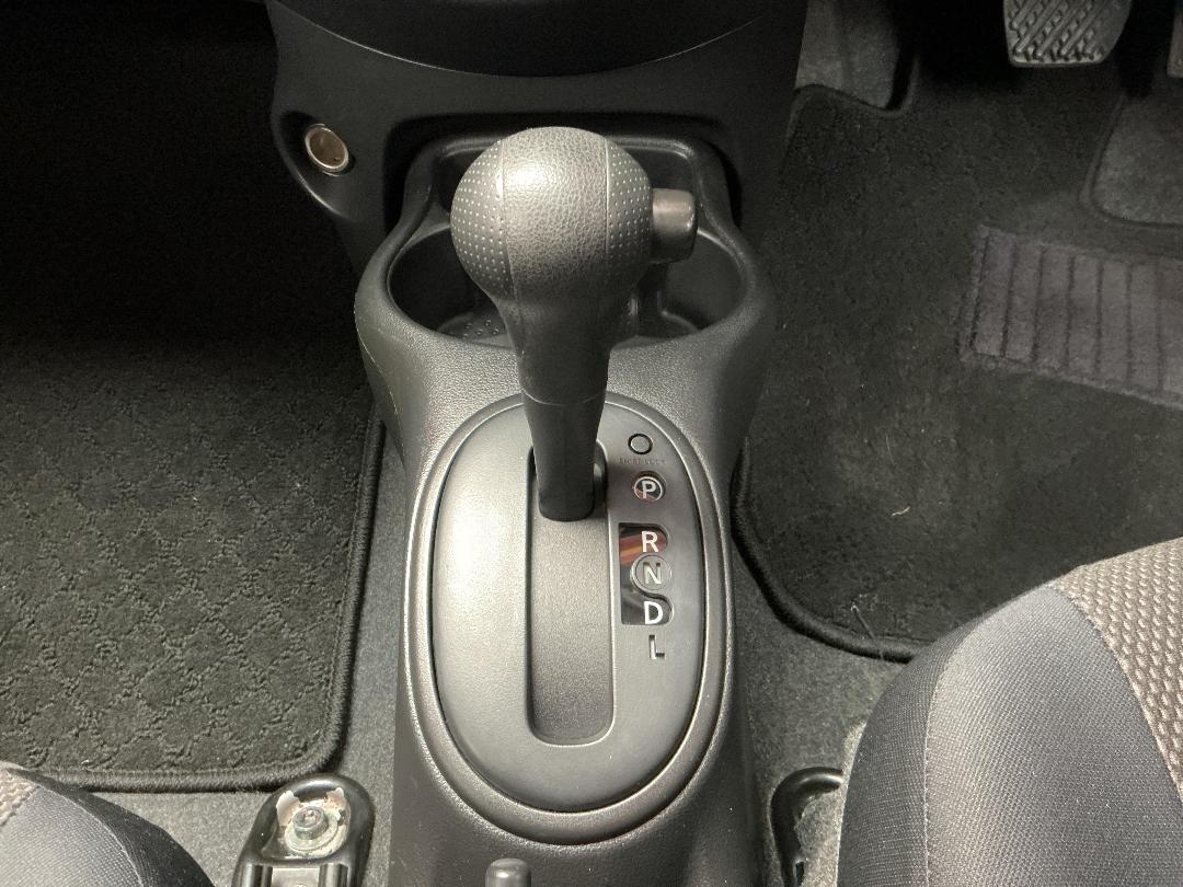 Photo '23' of Nissan Latio