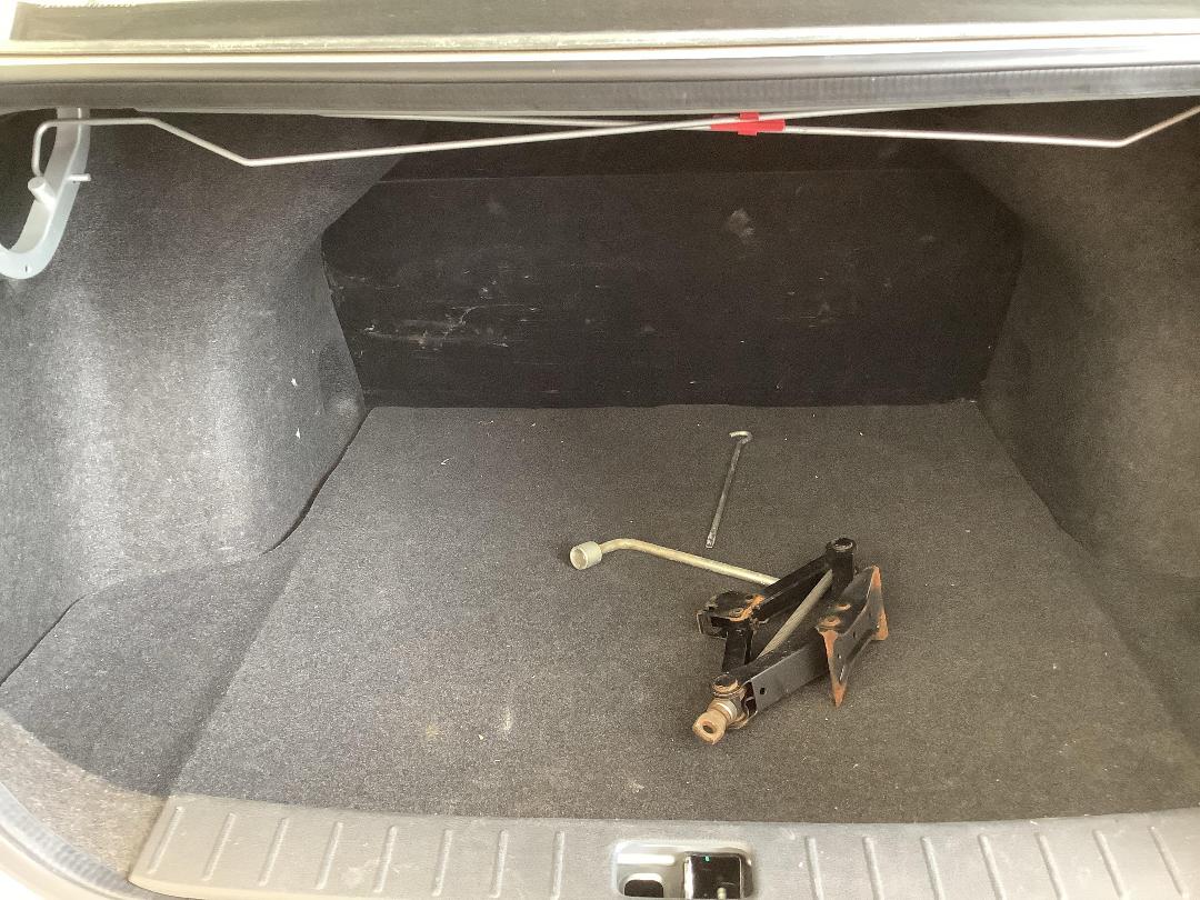 Photo '7' of Nissan Latio