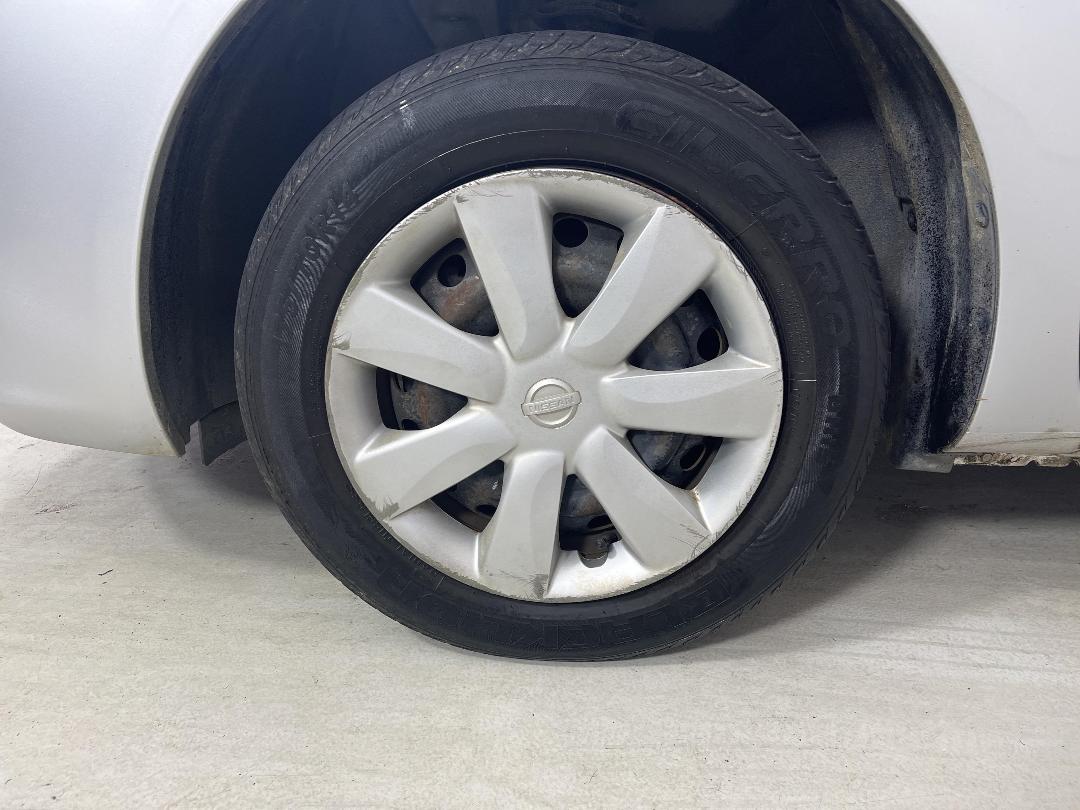 Photo '10' of Nissan Latio