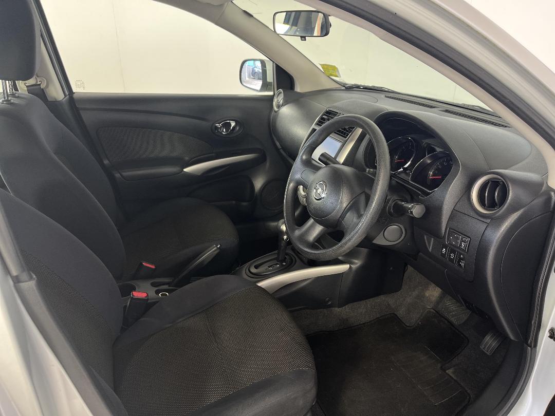 Photo '16' of Nissan Latio