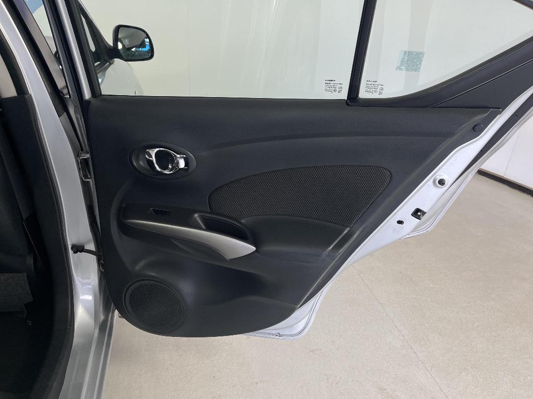 Photo '19' of Nissan Latio