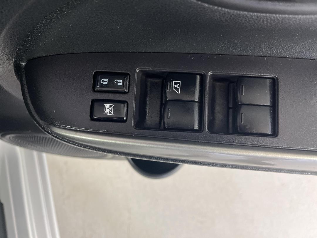 Photo '24' of Nissan Latio