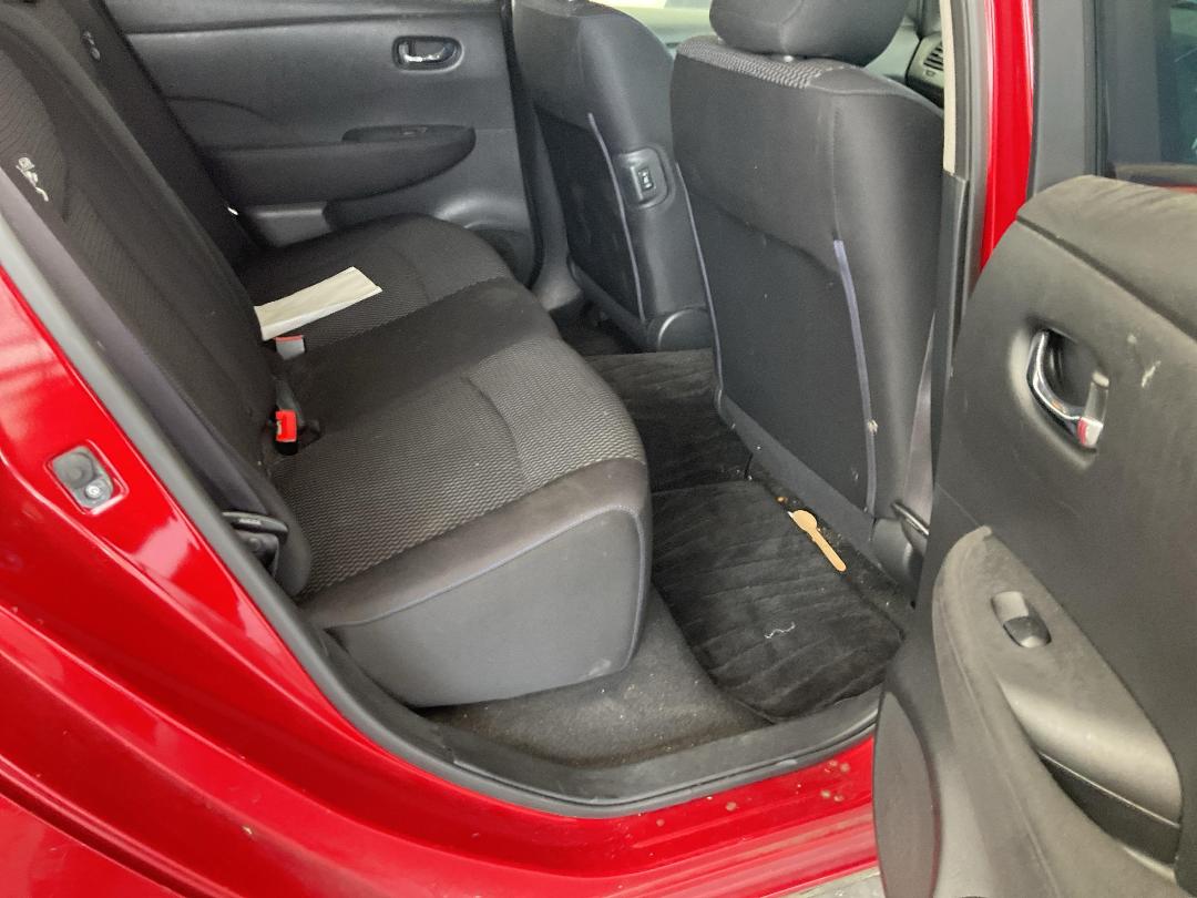 Photo '24' of Nissan Leaf