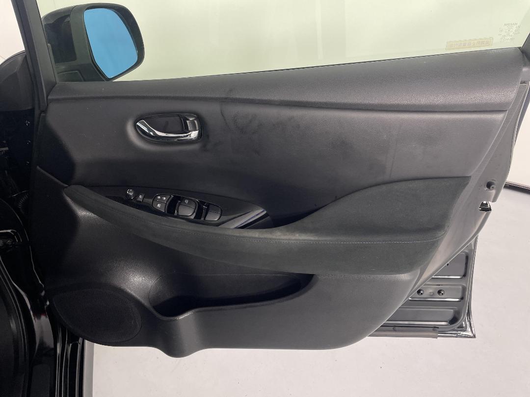 Photo '15' of Nissan Leaf Photo '15' of Nissan Leaf