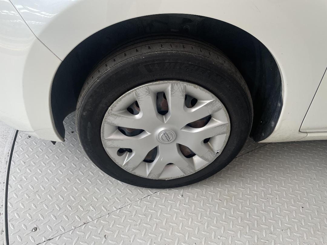 Photo '10' of Nissan Leaf