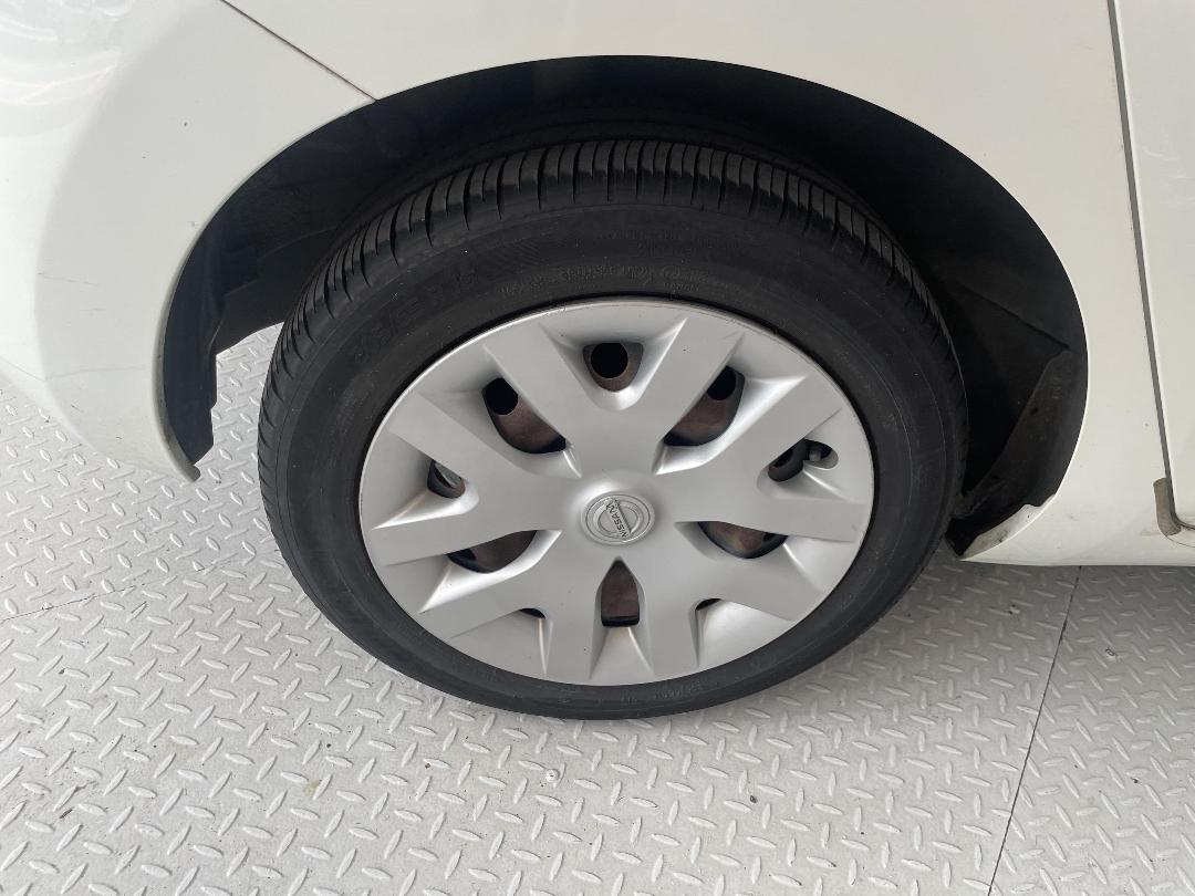 Photo '12' of Nissan Leaf