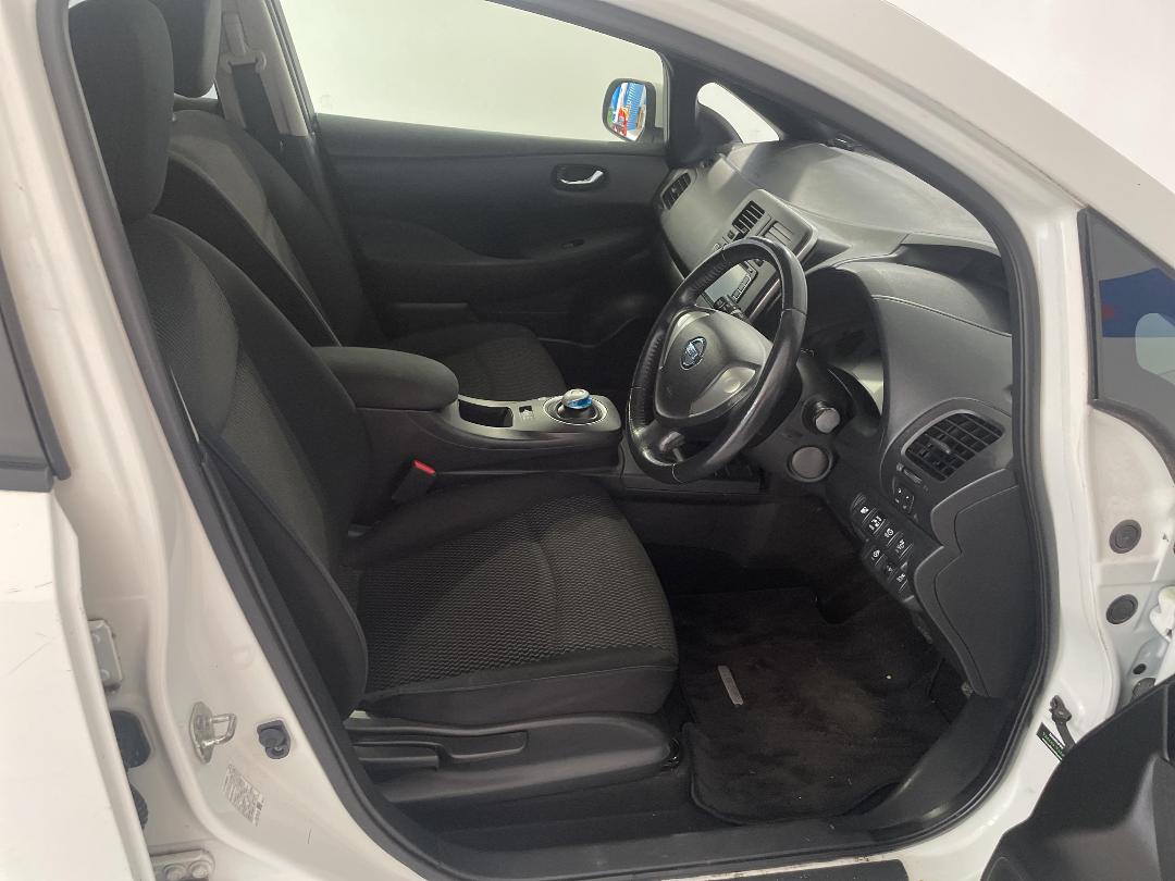 Photo '16' of Nissan Leaf