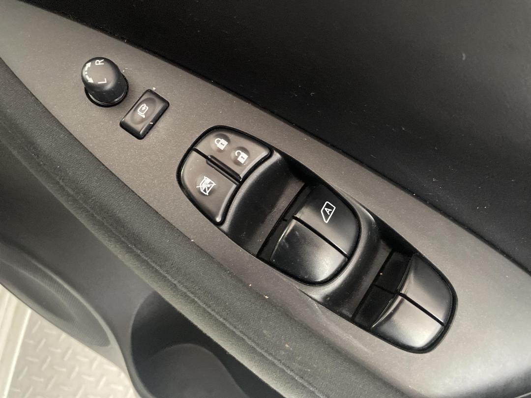 Photo '23' of Nissan Leaf